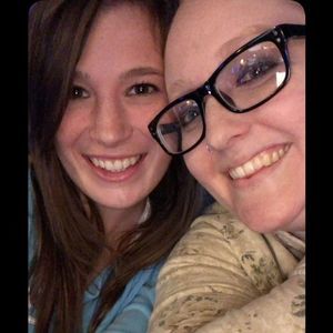 Meet your Posher, Hollie